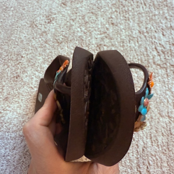 Oka-B Floral Wedge Platform Flip Flops ML (8-9.5) Brown Multi-Flower Gently Used - Picture 10 of 14